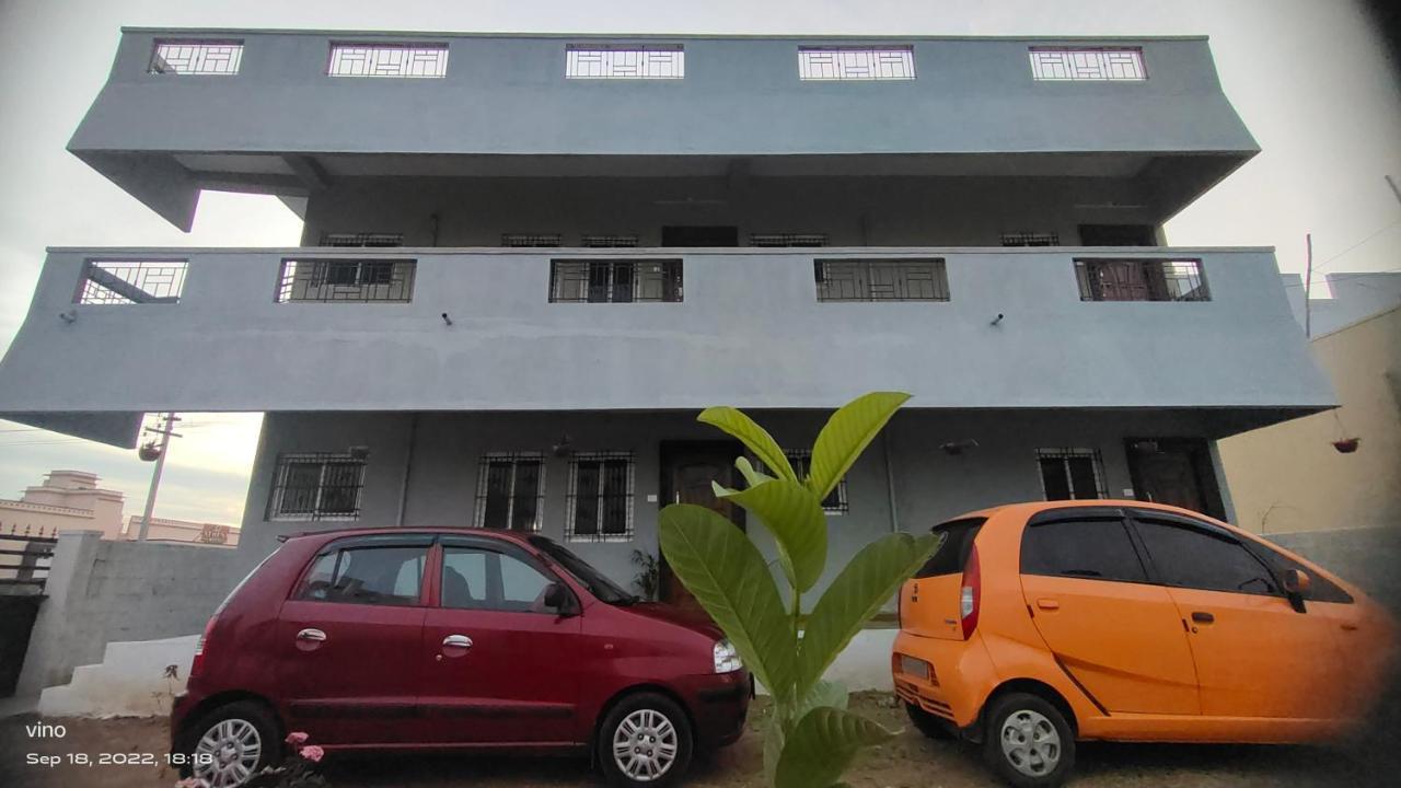 Aadhya guest house Tiruvannāmalai Extérieur photo