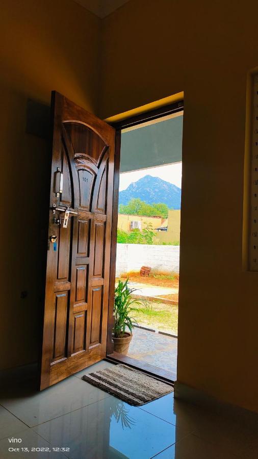 Aadhya guest house Tiruvannāmalai Extérieur photo